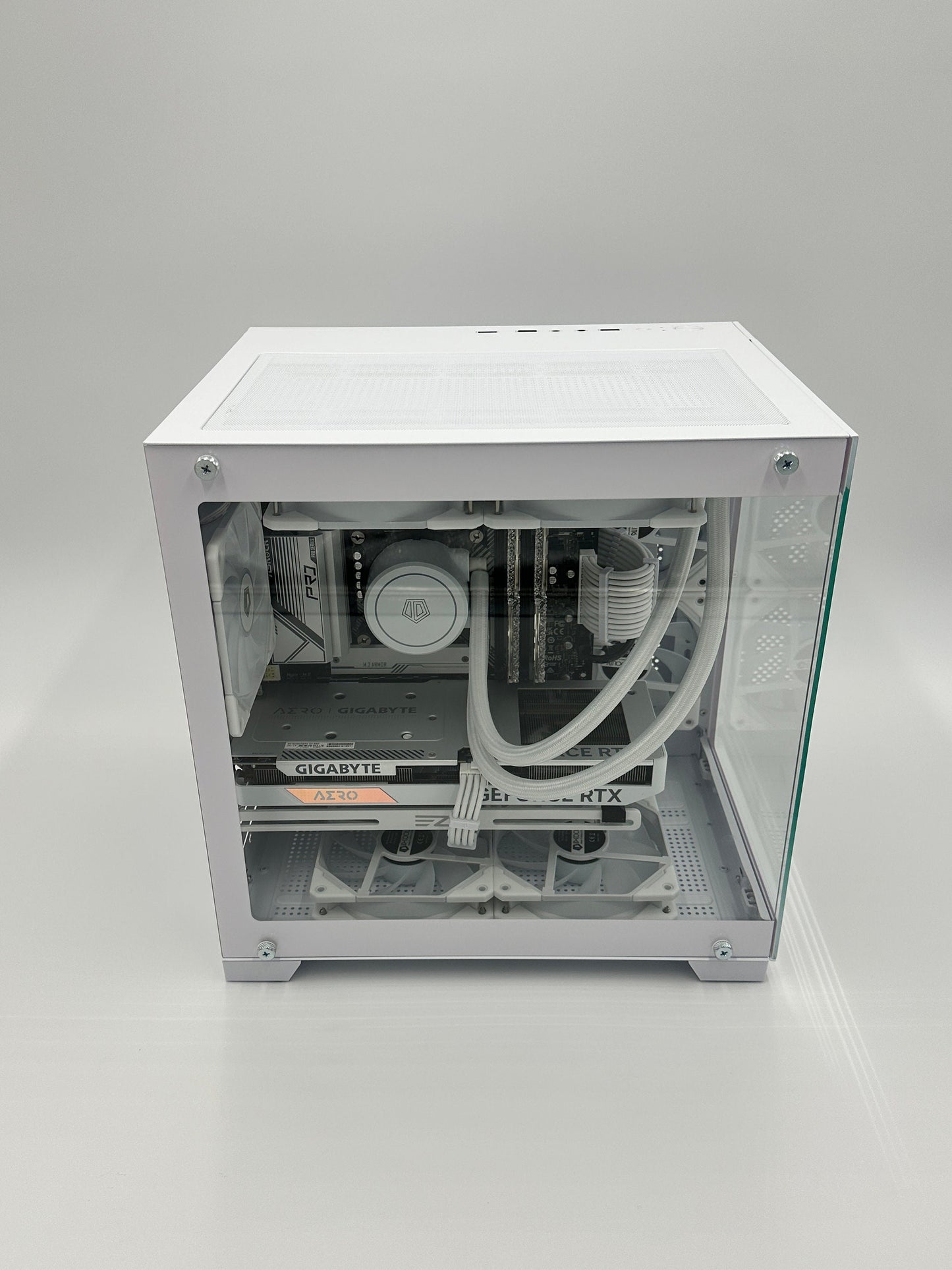 The Original Tilian Chase ® - The Clear White Gaming PC