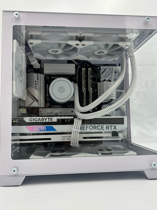 The Original Tilian Chase ® - The Clear White Gaming PC