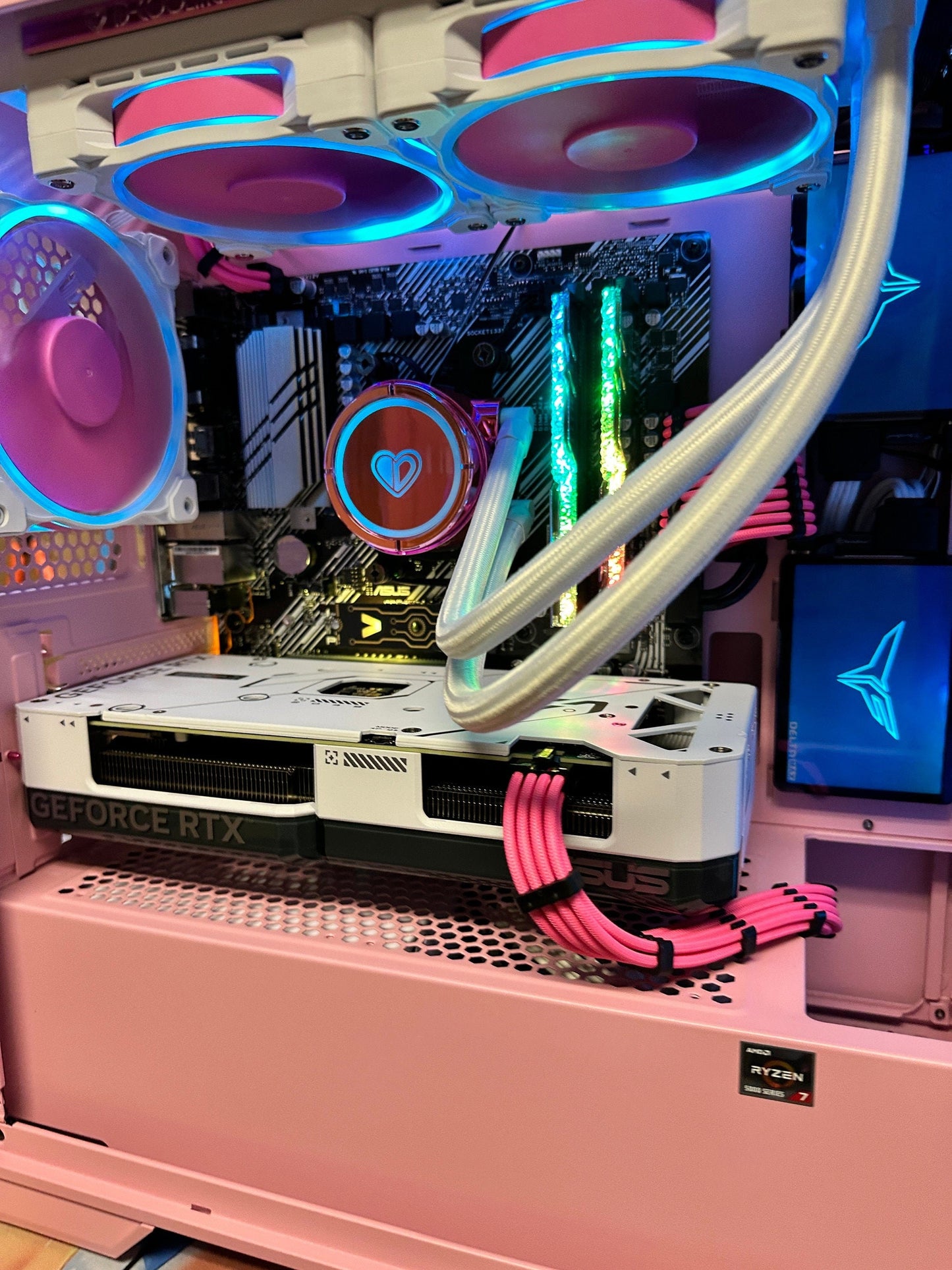 The Super Evelynne ® - The Original Pink Gaming Computer