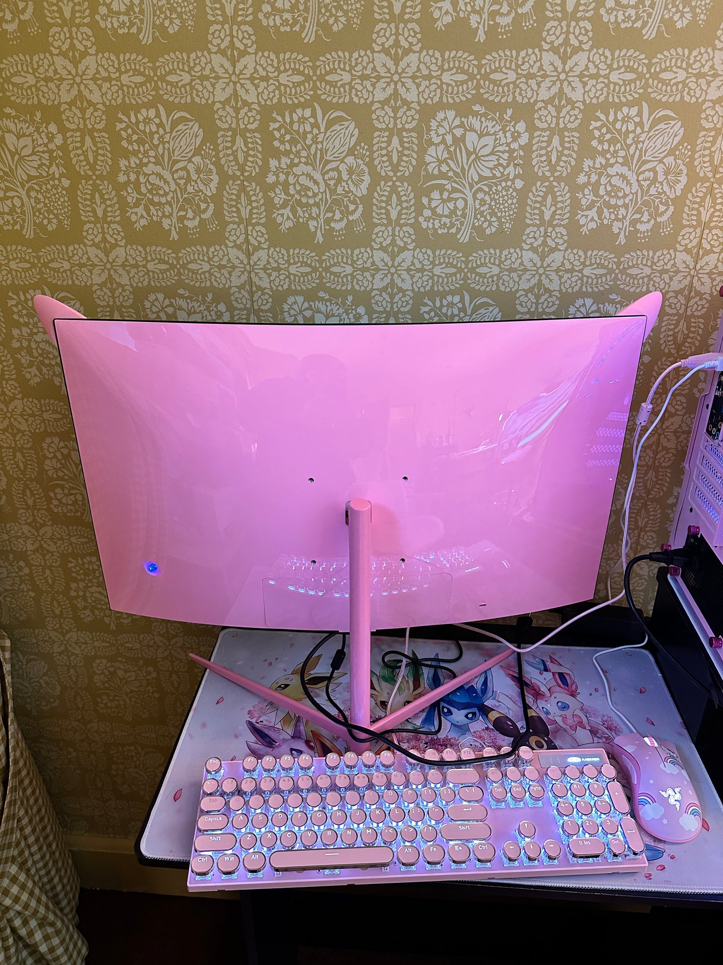 PRE ORDER - PINK GAMING MONITOR WITH OPTIONAL CAT EARS - PRE ORDER